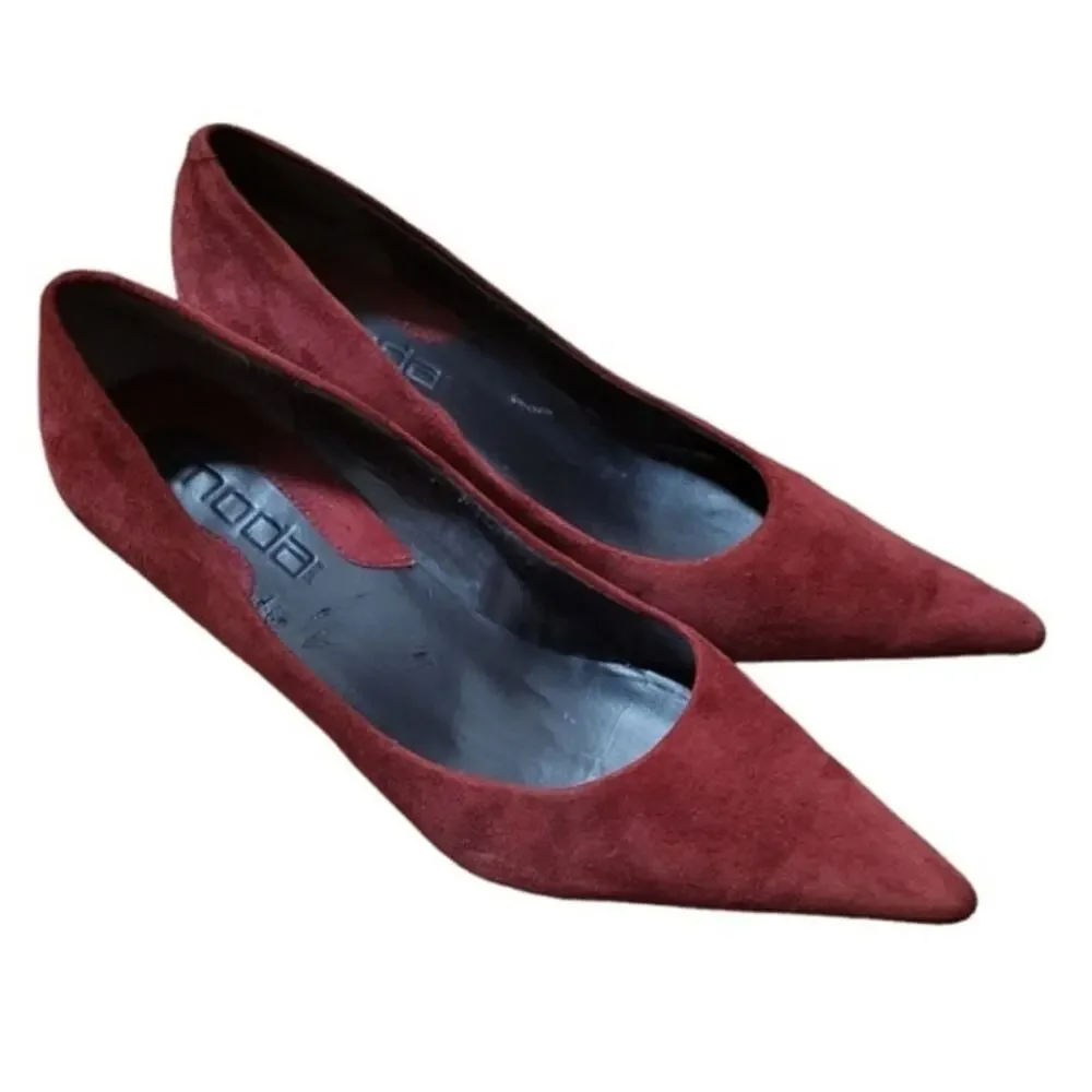 Moda red suede 3 in pointed toe heel, size 9.5